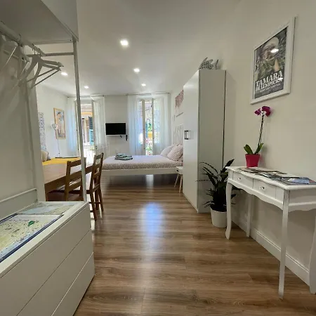 Apartamento In Centro Storico Intra